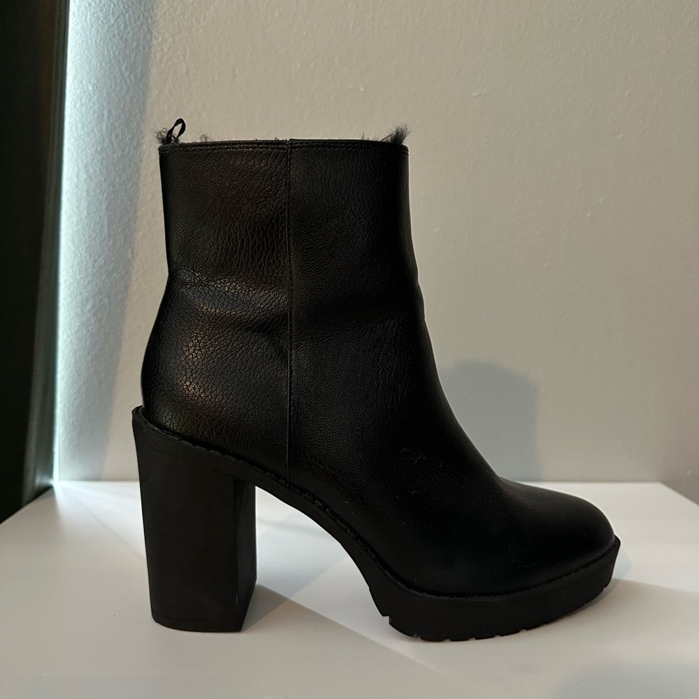 H&M Black Faux Fur Lined Boots